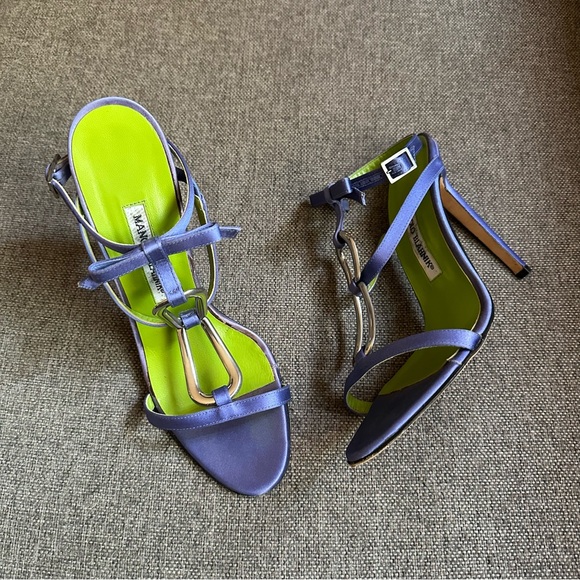 Vintage satin Manolo Blahnik heels - Picture 1 of 7